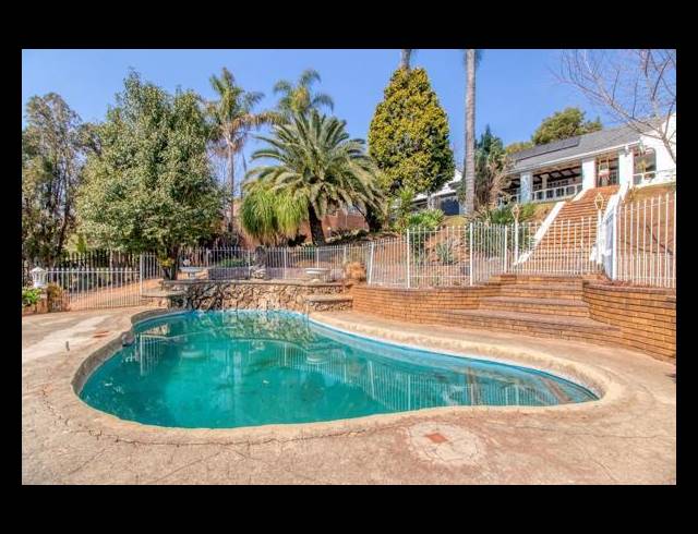 4 BEDROOM HOUSE FOR SALE IN HELDERKRUIN